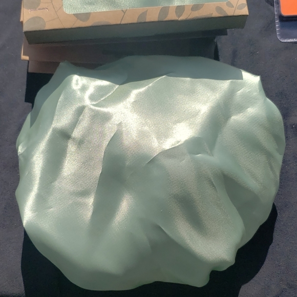 Livegreen Shower Cap (Recycle Me) 3 for $10 - Picture 3 of 3